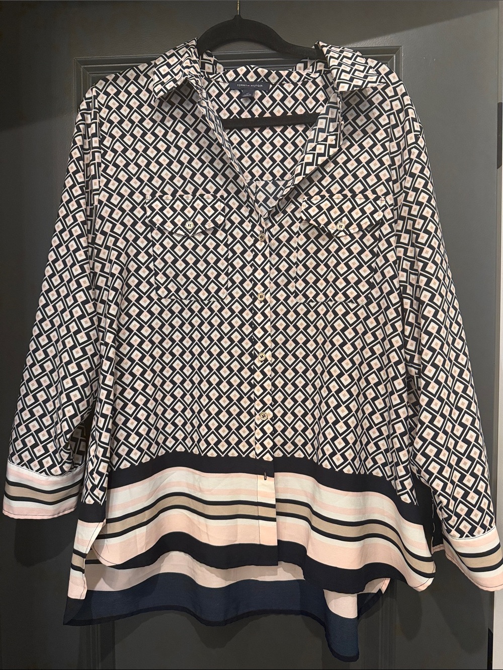 Tommy HilfigerGeometric Print Button-Front Blouse - White/Navy/Pink